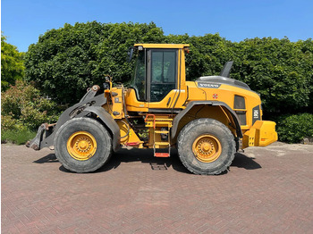 Колёсный погрузчик VOLVO L90H