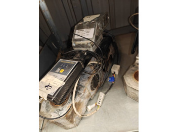 Противовес John Deere Bluetooth Scales: фото 2