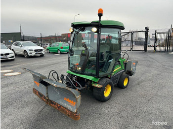 Колёсный погрузчик JOHN DEERE