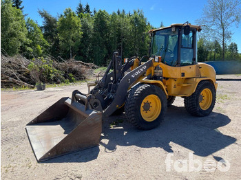 Колёсный погрузчик VOLVO L35
