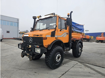 Снегоуборочная машина UNIMOG