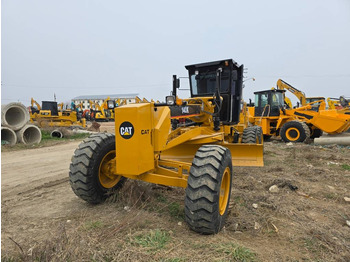 Грейдер CATERPILLAR 140K