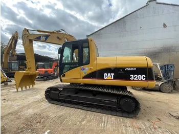 Гусеничный экскаватор CATERPILLAR 320C