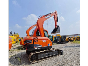 Мини-экскаватор DOOSAN DX75