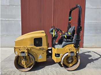 Каток CATERPILLAR CB24B
