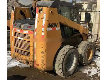 Мини-погрузчик с бортовым поворотом CASE