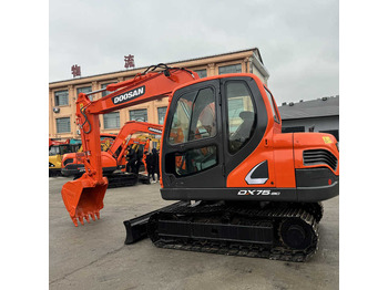 Гусеничный экскаватор DOOSAN DX75