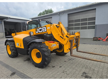 Телескопический погрузчик JCB