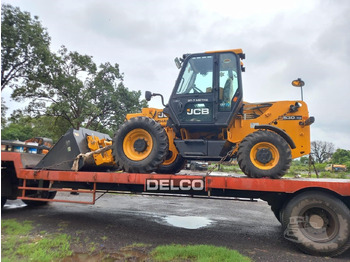 Телескопический погрузчик JCB