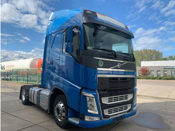 Тягач VOLVO
