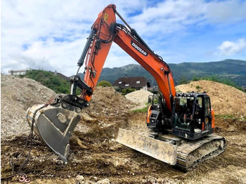 Гусеничный экскаватор DOOSAN DX235LCR-5
