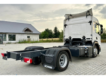 Грузовик-шасси SCANIA P220 / RAMA DO ZABUDOWY / ROZSTAW OSI 3.90 M / SILNIK 6 / WYWROTKA / BECZKA / HAKOWIEC / UTRZYMANIE DRÓG / AUTOMAT / 2019 ROK / NISKI PRZEBIEG: фото 4