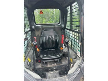 Мини-погрузчик с бортовым поворотом Bobcat S 450: фото 4 Мини-погрузчик с бортовым поворотом Bobcat S 450: фото 4