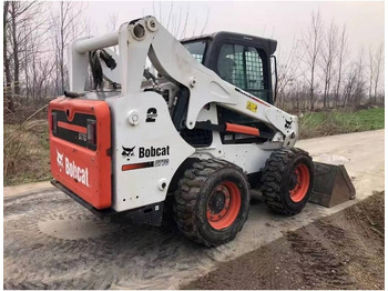 Мини-погрузчик с бортовым поворотом BOBCAT S770