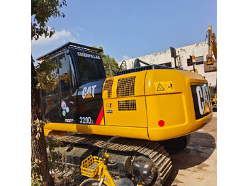 Гусеничный экскаватор CATERPILLAR 320D2