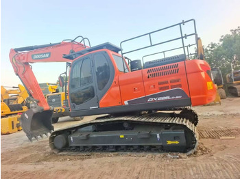 Гусеничный экскаватор DOOSAN DX225