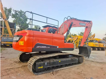 Гусеничный экскаватор DOOSAN DX225