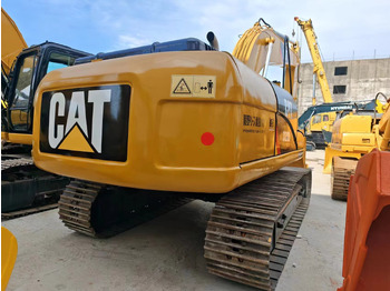 Гусеничный экскаватор CATERPILLAR 320D2