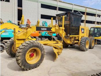 Грейдер CATERPILLAR 140H