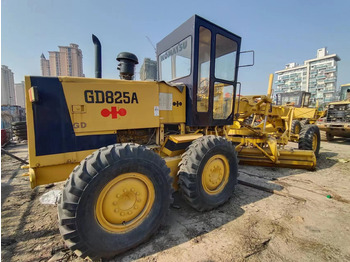 Грейдер KOMATSU GD825A: фото 3