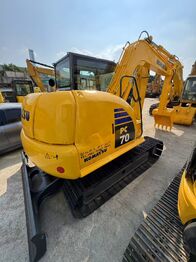 Гусеничный экскаватор KOMATSU PC70-8