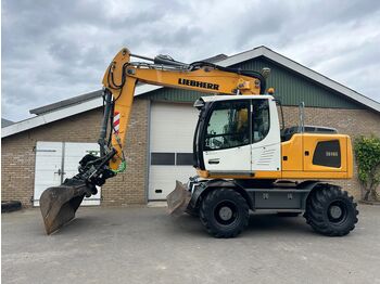 Колёсный экскаватор LIEBHERR A 916