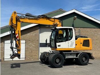 Колёсный экскаватор LIEBHERR A 918