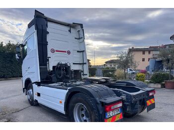 Тягач VOLVO FH 500