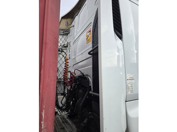 Тягач RENAULT PREMIUM 460 DXI: фото 5 Тягач RENAULT PREMIUM 460 DXI: фото 5