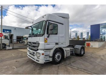 Тягач MERCEDES-BENZ Actros 1844
