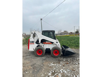 Мини-погрузчик с бортовым поворотом BOBCAT S300