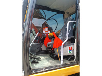 Гусеничный экскаватор CAT 320D2: фото 3