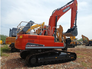 Гусеничный экскаватор DOOSAN DX300LC