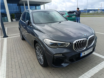 Легковой автомобиль BMW