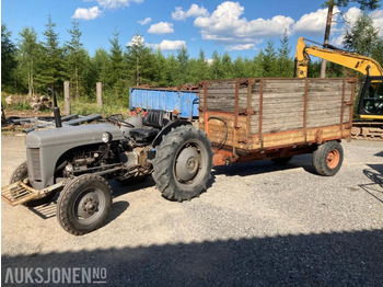 Трактор MASSEY FERGUSON 1000 series