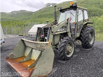 Трактор MASSEY FERGUSON 1000 series