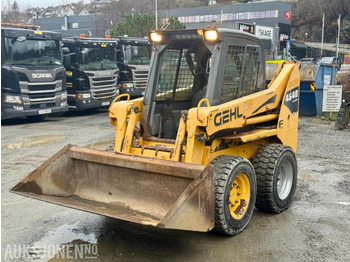 Мини-погрузчик с бортовым поворотом 2007 Gehl 4640 Kompaktlaster - Skuffe - Gafler - Kost - Timer: 1089: фото 2 Мини-погрузчик с бортовым поворотом 2007 Gehl 4640 Kompaktlaster - Skuffe - Gafler - Kost - Timer: 1089: фото 2