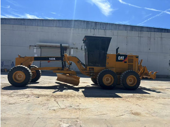 Грейдер CATERPILLAR 140K