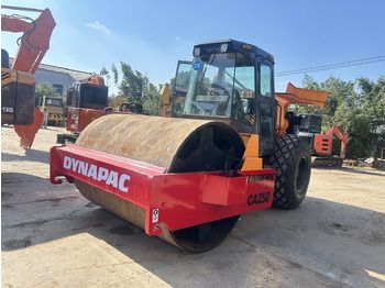 Дорожный каток DYNAPAC