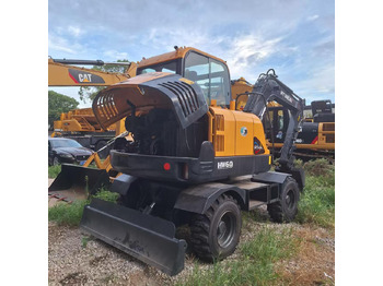 : фото в шапке страницы