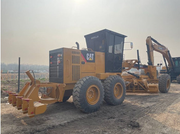 Грейдер CATERPILLAR 140K