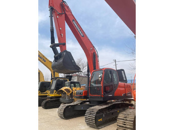 Гусеничный экскаватор DOOSAN DX225