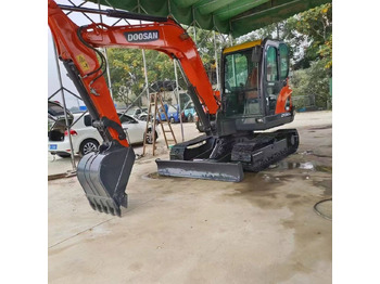Гусеничный экскаватор DOOSAN DX60-9C