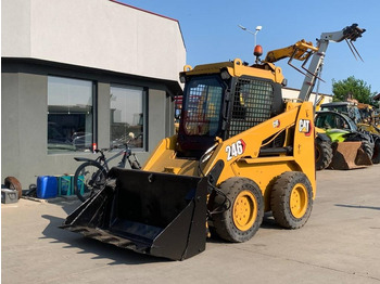 Мини-погрузчик с бортовым поворотом CATERPILLAR