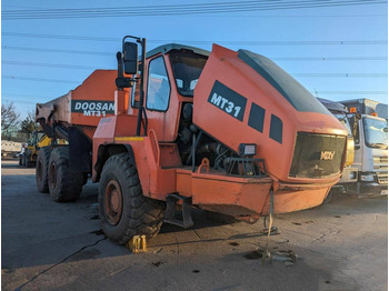 Сочленённый самосвал DOOSAN
