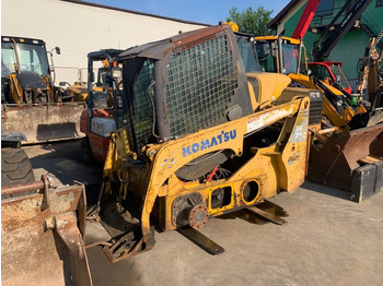 Мини-погрузчик с бортовым поворотом KOMATSU SK714