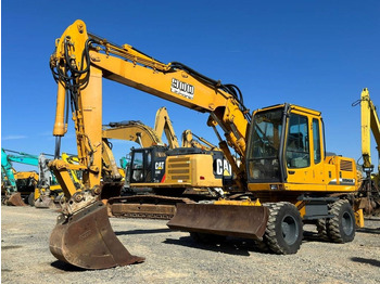 Колёсный экскаватор LIEBHERR A 900