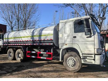 Грузовик-цистерна SINOTRUK HOWO
