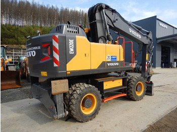 Колёсный экскаватор Volvo EW 220 E: фото 3
