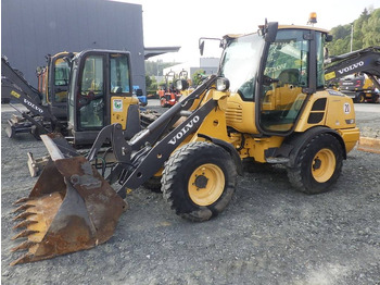 Колёсный погрузчик VOLVO L25F